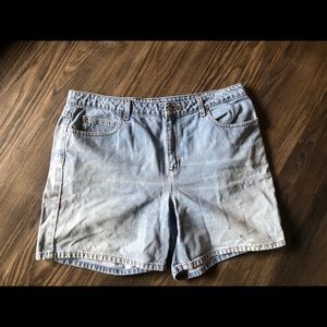 Liz Claiborne Denim Shorts Size 14